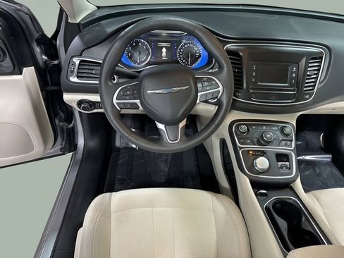 Used 2016 Chrysler 200 Limited image 19