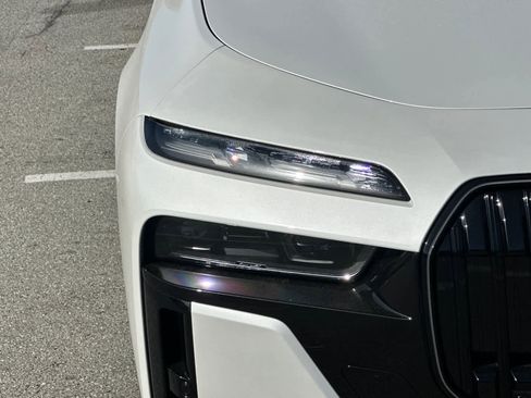 New 2025 BMW 750e xDrive w/ Executive Package image 29