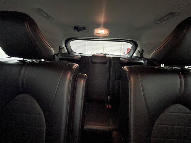 Used 2024 Toyota Highlander XLE AWD/4WD image 12