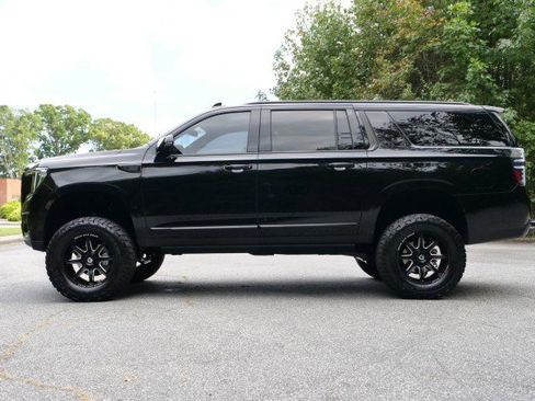 Used 2024 GMC Yukon XL SLT w/ SLT Luxury Package image 38