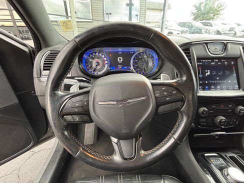 Used 2019 Chrysler 300 S RWD image 8