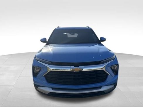 Used 2024 Chevrolet TrailBlazer LT w/ LT Cold Weather Package FWD image 8