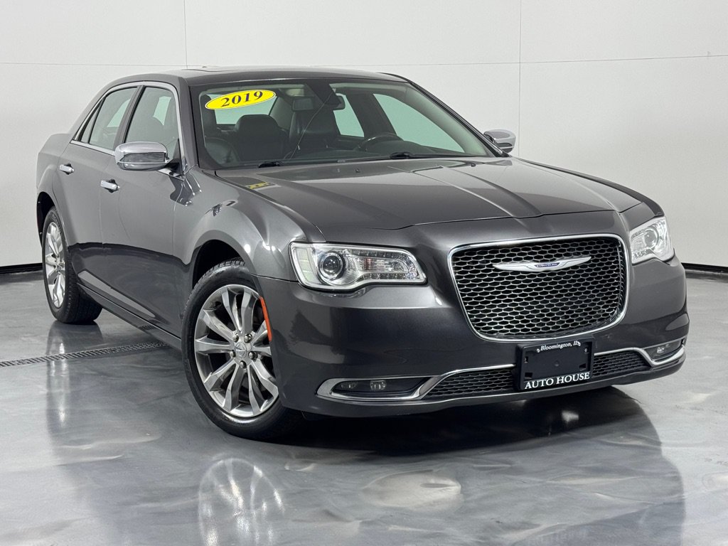 Used 2019 Chrysler 300 Limited AWD/4WD image 1