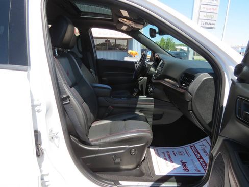 Used 2025 Dodge Durango GT AWD/4WD image 16