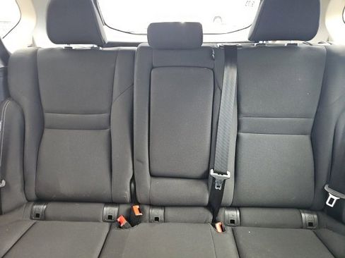 Used 2023 Nissan Rogue S image 11