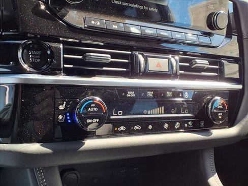 New 2025 Nissan Pathfinder Platinum image 16