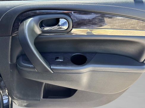 Used 2017 Buick Enclave Leather image 19