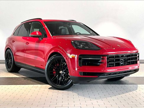 Used 2026 Porsche Cayenne S image 12