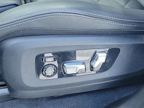 Used 2024 BMW X5 sDrive40i w/ M Sport Package RWD image 27