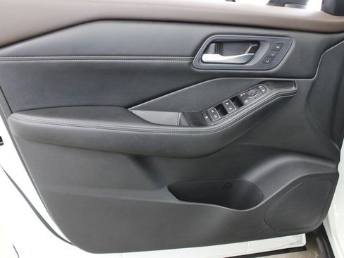 Used 2023 Nissan Rogue SL w/ SL Premium Package AWD/4WD image 18
