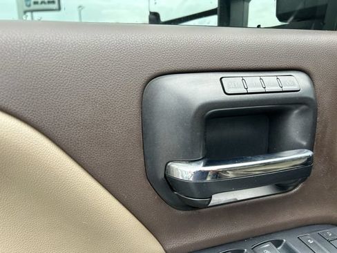 Used 2016 GMC Sierra 2500 SLT w/ Driver Alert Package AWD/4WD image 29