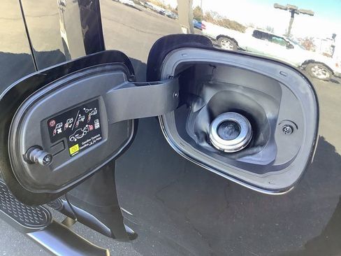 Used 2024 RAM 1500 Laramie image 22