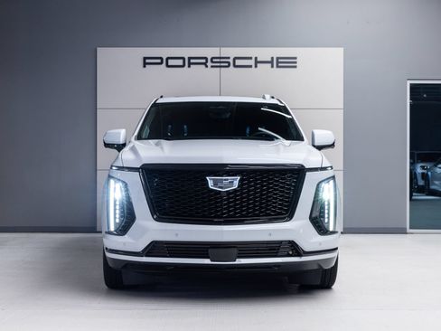 Used 2026 Cadillac Escalade Platinum Sport AWD/4WD image 10