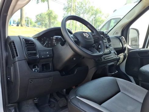 Used 2025 RAM ProMaster 2500 w/ Convenience Group FWD image 10