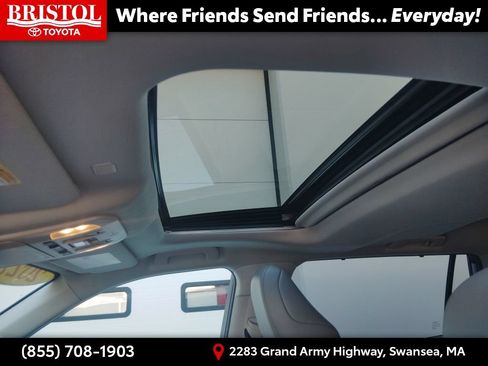 Used 2022 Toyota Highlander XLE AWD/4WD image 20