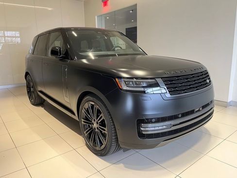 Certified 2025 Land Rover Range Rover SE AWD/4WD image 2
