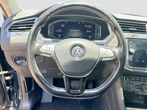 Used 2019 Volkswagen Tiguan SEL w/ 3rd Row Seat Package AWD/4WD image 11