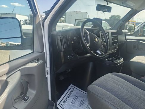 Used 2014 Chevrolet Express 3500 RWD image 5