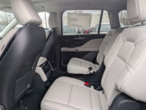 New 2026 Lincoln Aviator 2WD image 11