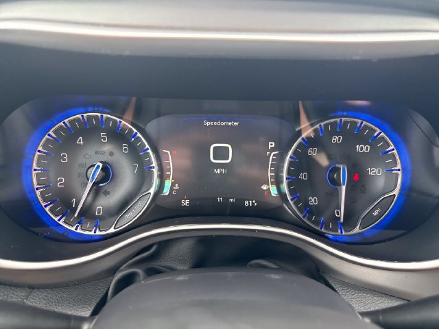 New 2027 Chrysler Pacifica Select AWD/4WD image 13