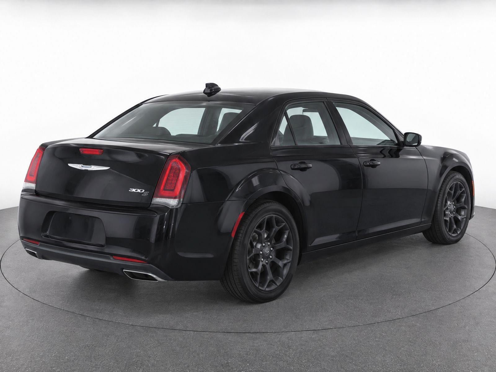 Used 2019 Chrysler 300 S RWD image 4