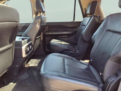 Used 2022 Ford Expedition XLT RWD image 11