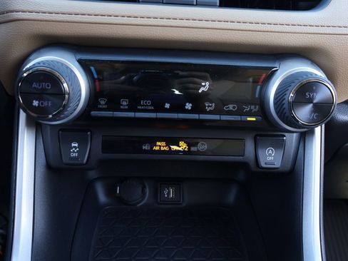 Certified 2025 Toyota RAV4 XLE Premium image 27