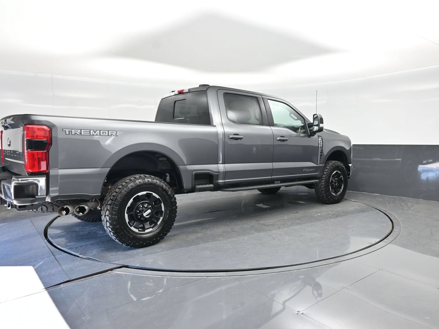 Used 2026 Ford F250 Lariat w/ Tremor Off-Road Package AWD/4WD image 11