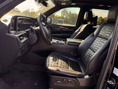 Used 2022 Cadillac Escalade ESV Sport Platinum AWD/4WD image 8