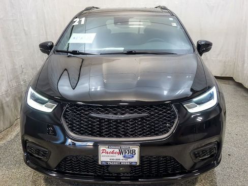 Used 2021 Chrysler Pacifica Touring-L w/ S Appearance Package image 5