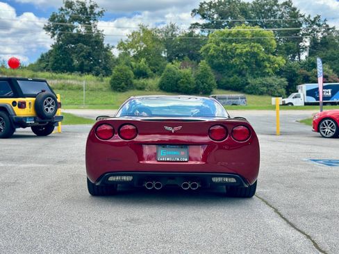 Used 2006 Chevrolet Corvette Coupe w/ Preferred Equipment Group RWD image 6