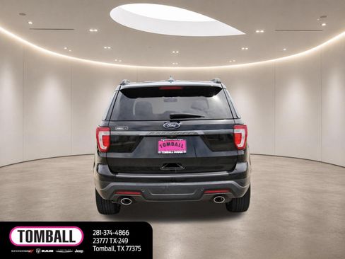 Used 2018 Ford Explorer XLT w/ Equipment Group 202A FWD image 6
