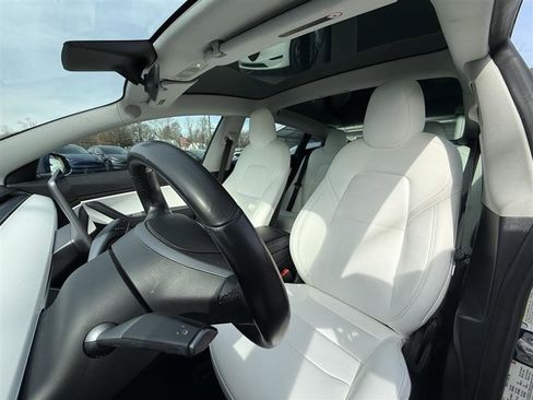 Used 2018 Tesla Model 3 Performance image 10