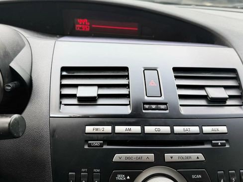 Used 2010 MAZDA MAZDA3 i Touring image 17