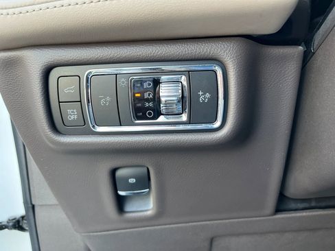 Used 2021 Lincoln Nautilus Reserve image 14