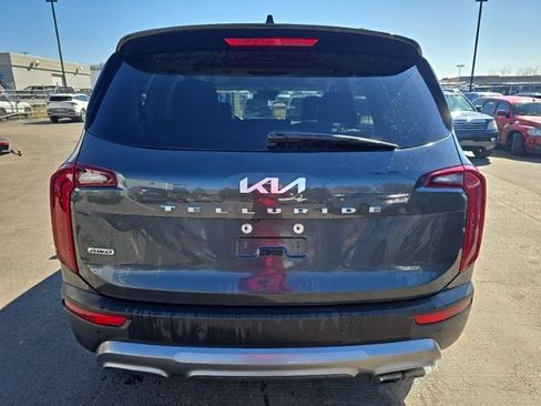 Certified 2022 Kia Telluride S image 6