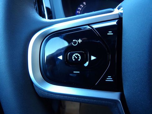 New 2026 Volvo XC60 B5 Plus w/ Protection Package Premier image 17