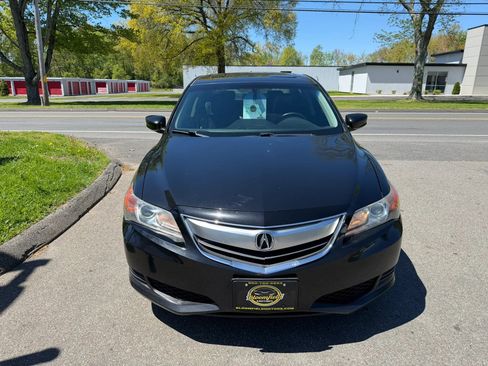 Used 2013 Acura ILX FWD image 2