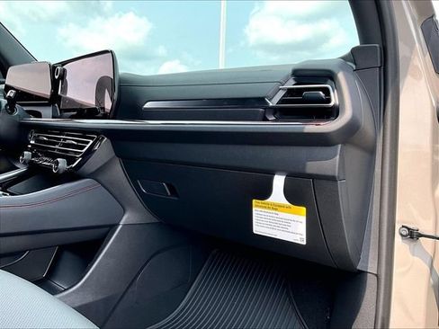 New 2026 Chevrolet Traverse Z71 w/ Driver Confidence Package AWD/4WD image 28