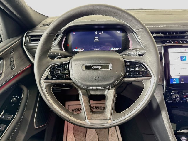 Used 2024 Jeep Grand Cherokee Overland w/ Luxury Tech Group IV AWD/4WD image 11