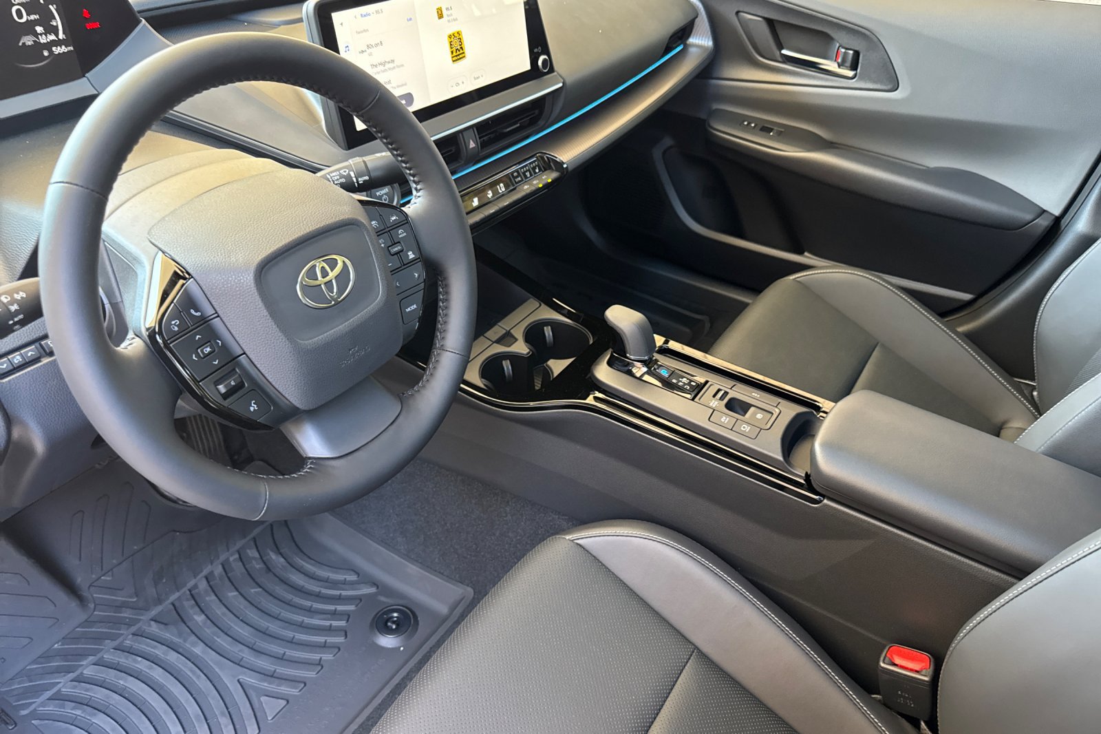 New 2027 Toyota Prius Limited w/ Limited Premium Package FWD image 10