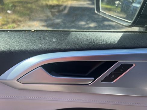 New 2025 Volkswagen Taos SE image 17