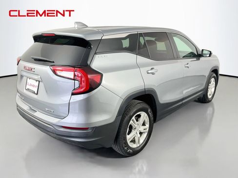 Used 2024 GMC Terrain SLE AWD/4WD image 7