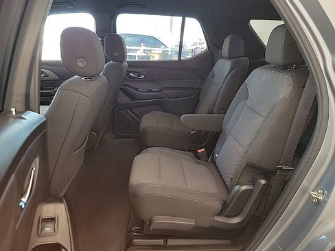 Used 2023 Chevrolet Traverse LT image 12