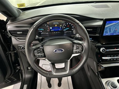 Used 2023 Ford Explorer ST-Line AWD/4WD image 4