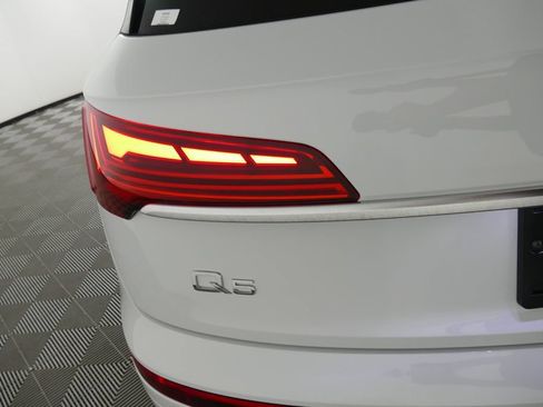 Used 2024 Audi Q5 2.0T Prestige AWD/4WD image 33