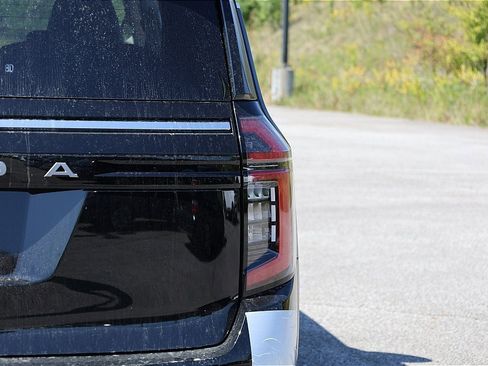 New 2026 Nissan Armada SV image 6