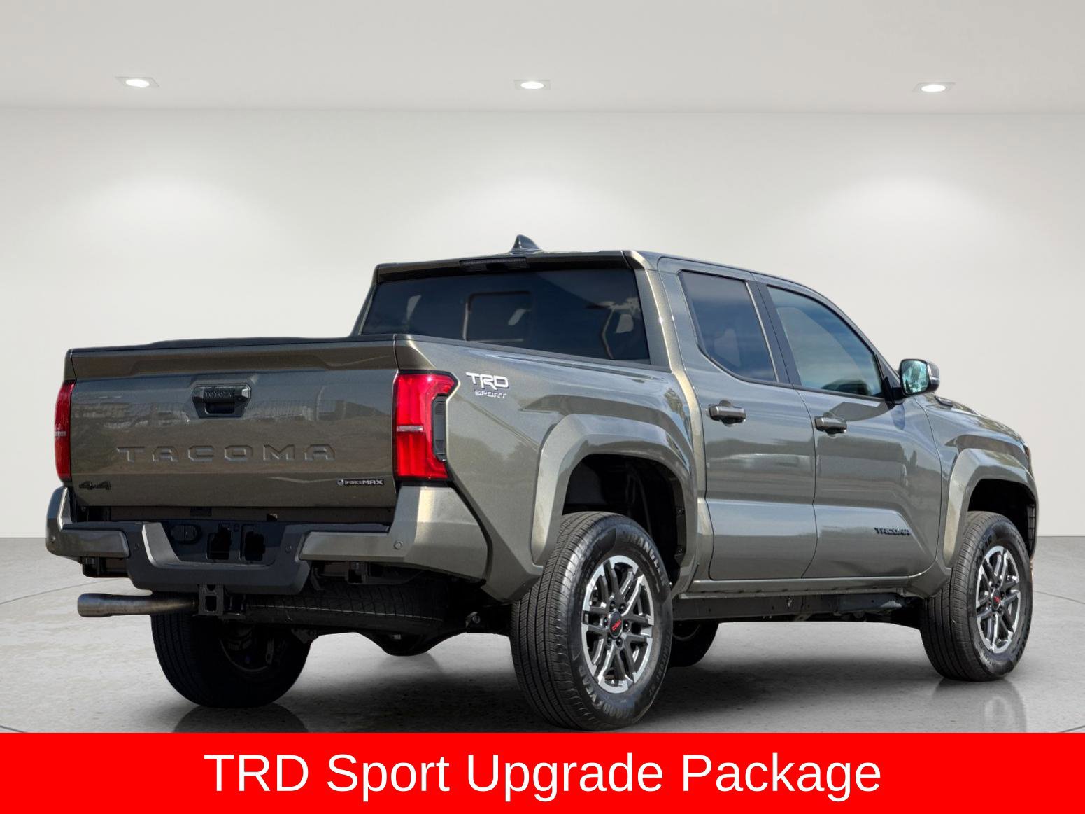 Used 2025 Toyota Tacoma TRD Sport w/ TRD Sport Upgrade Package AWD/4WD image 6