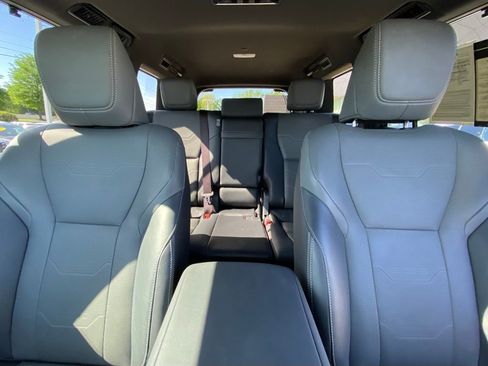 Used 2024 Lexus GX 550 w/ Accessory Package (2T) AWD/4WD image 31