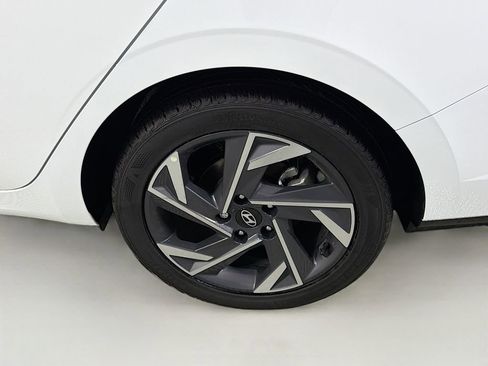 Used 2025 Hyundai Elantra Sport image 28
